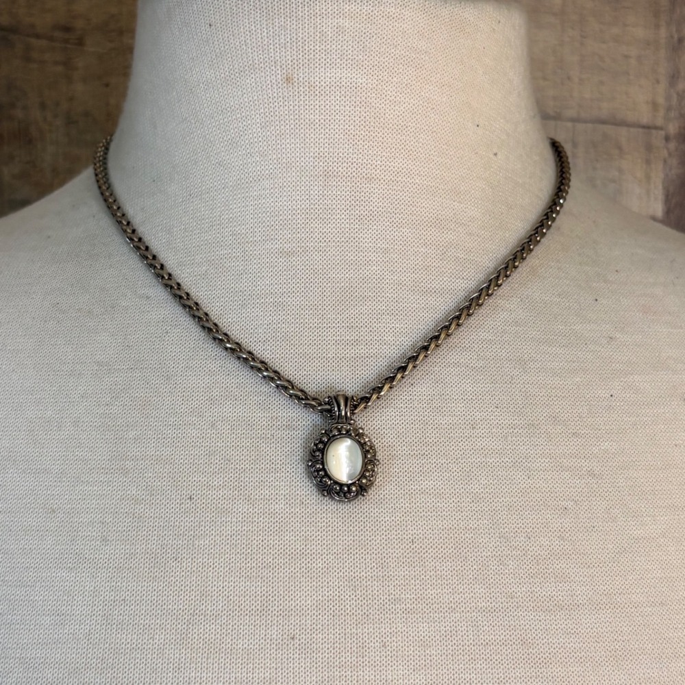 Vintage Style Silver Tone Wheat Chain Oval White Cabochon Pendant Necklace 18in